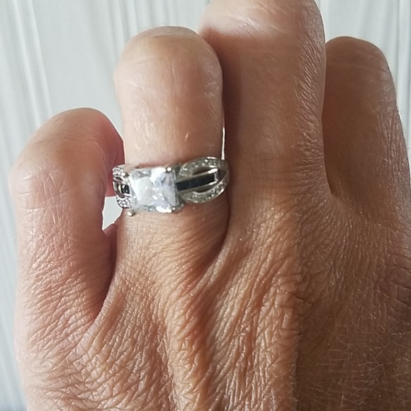 NWOT Cz Engagement Ring Size 6 - Picture 6 of 8